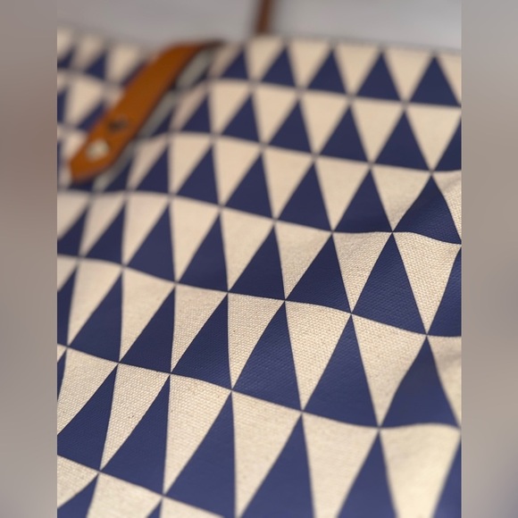 Stella and Dot Crosby Hobo Geo Tile Blue and White Toto Purse - Picture 9 of 9